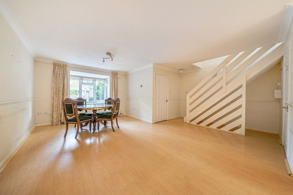 Property photo 2 of 19 Picture No. 35