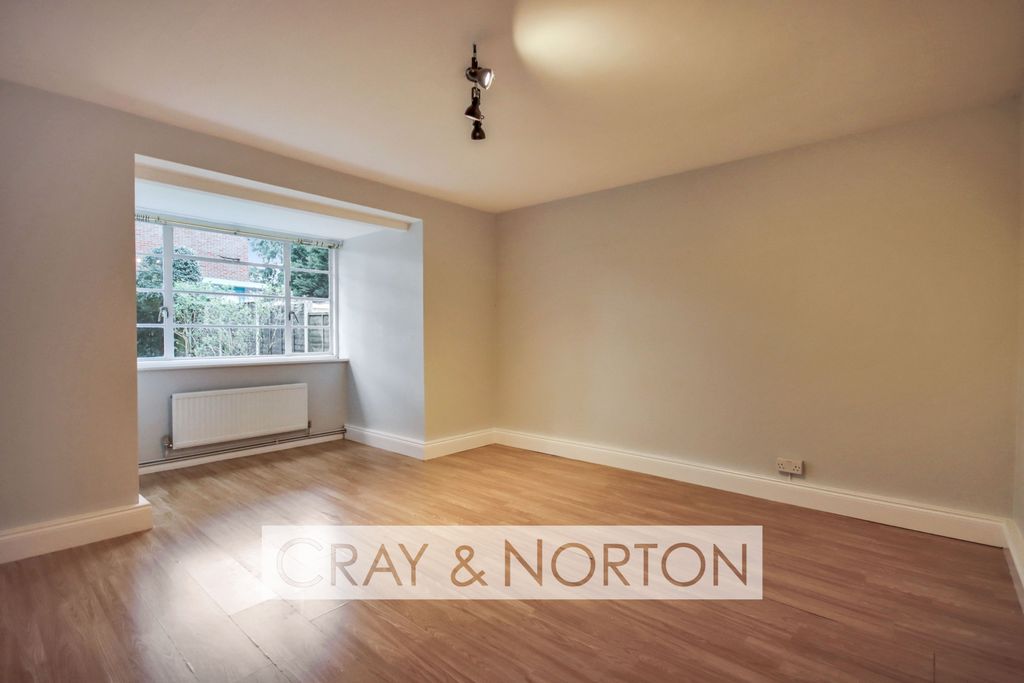 Property photo 3 of 9 Photo 1