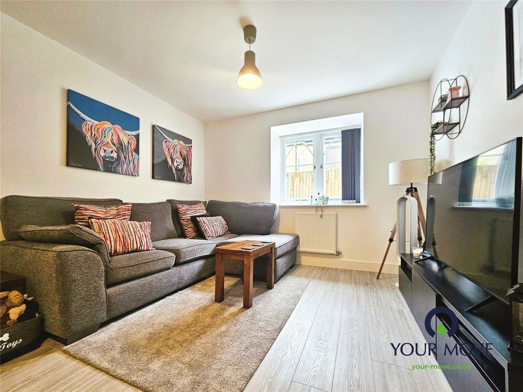 Property photo 2 of 11 Lounge