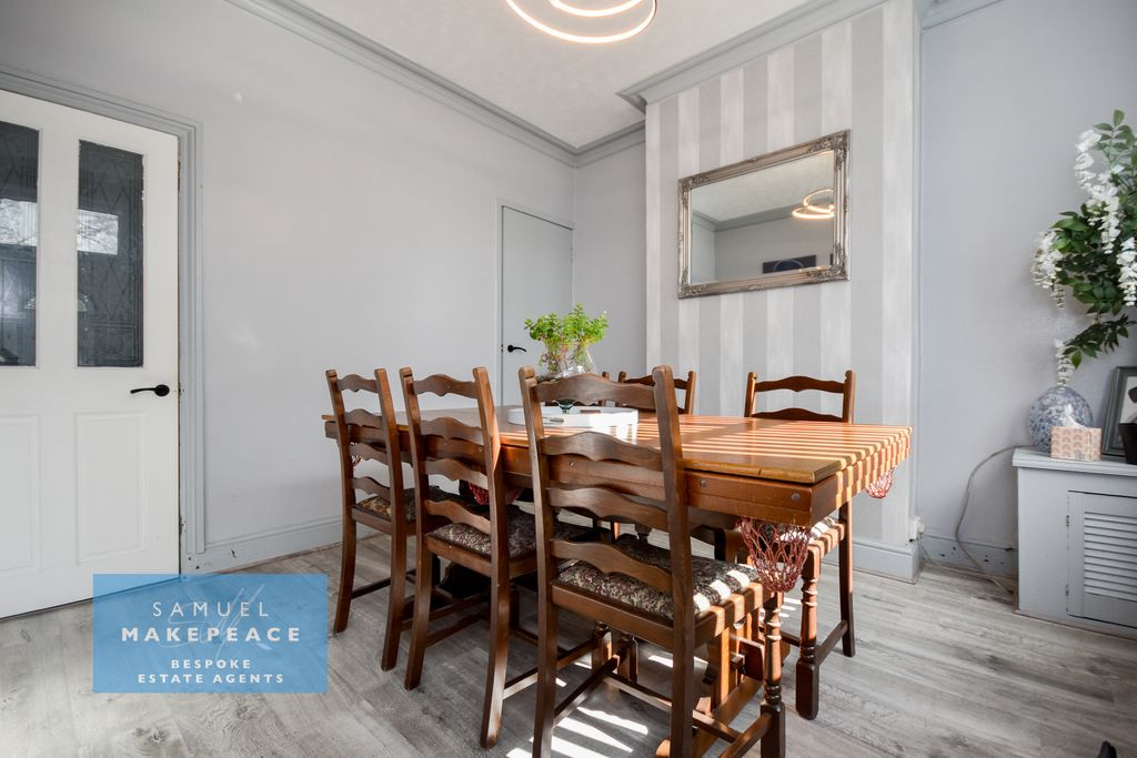 Property photo 3 of 19 Gallery