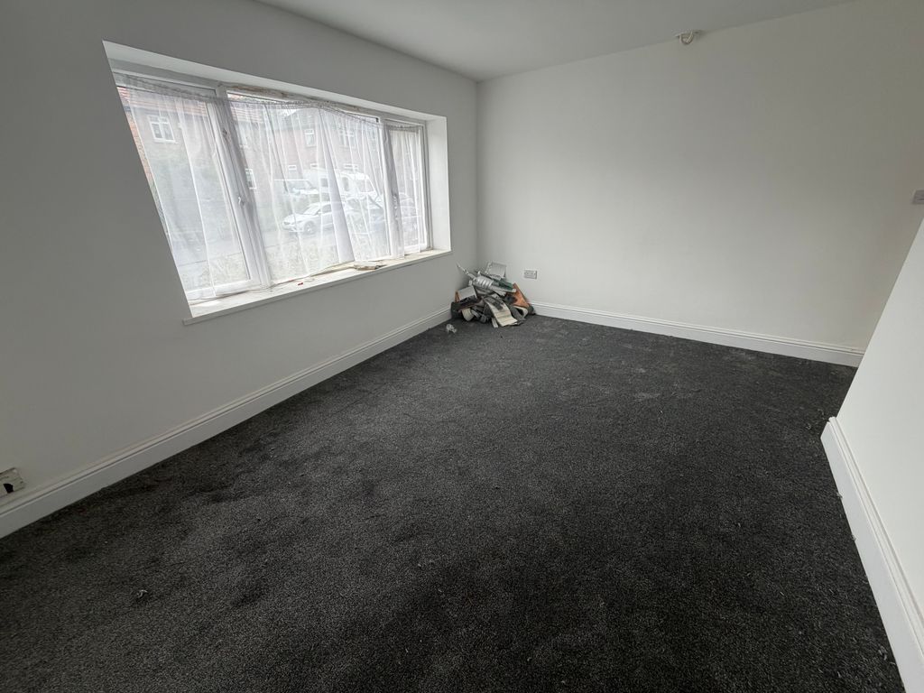 Property photo 2 of 14 Image
