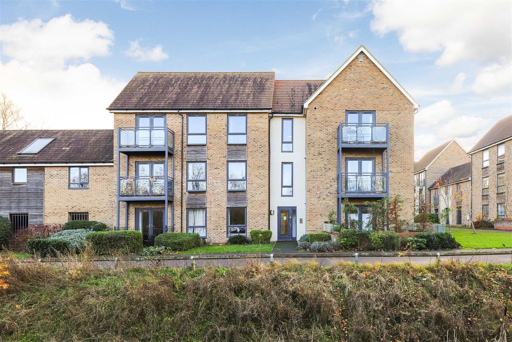 Property photo 1 of 16 Front