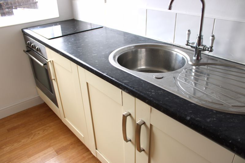 Property photo 3 of 19 Kitchen