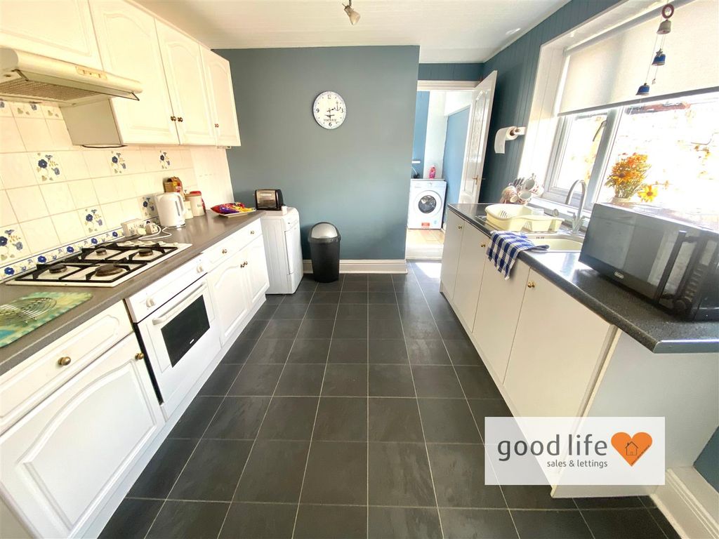 Property photo 3 of 18 20260428_152537622_Ios120Thelmastreet.Jpg