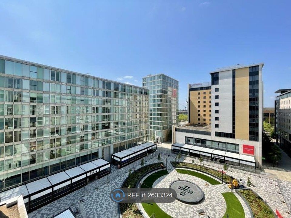 Property photo 1 of 9 Overlooking Piazza