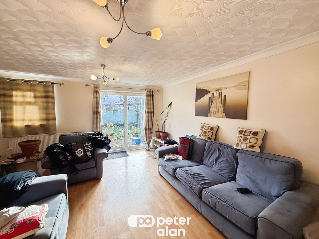 Property photo 2 of 8 Front