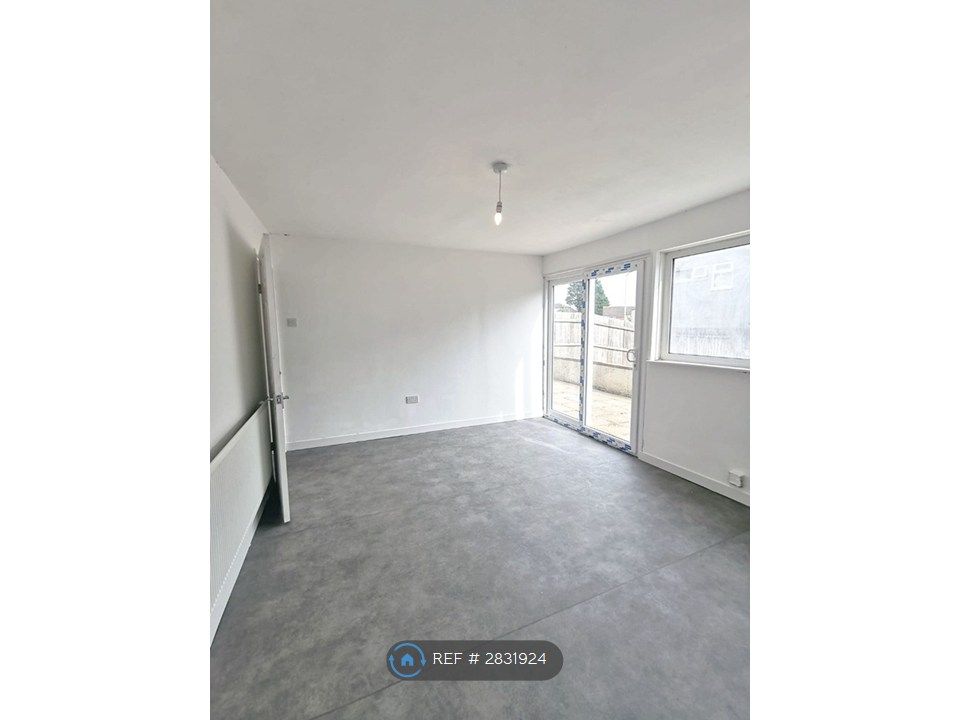 Additional image 11 of 3 bed semi-detached house to rentAmroth Walk, St. Dials, Cwmbran NP44