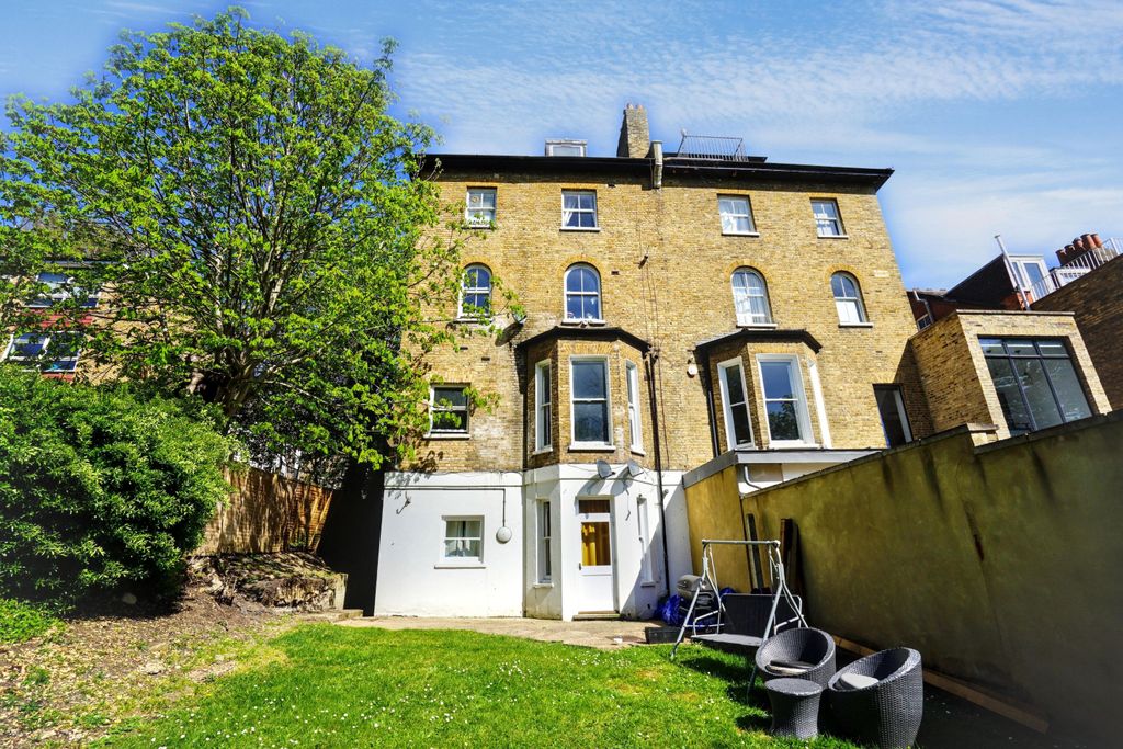 Property photo 2 of 12 12c Fox Hill, Crystal Palace, London, Se19 2Uu