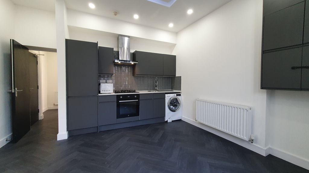 Property photo 1 of 13 One Bedroom Ground-Floor Flat