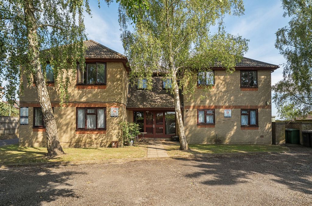 Property photo 1 of 8 1312185-7-6855839...