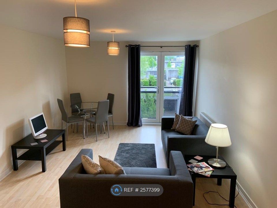 Property photo 1 of 11 Living / Dining Room