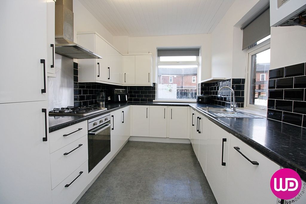 Property photo 3 of 24