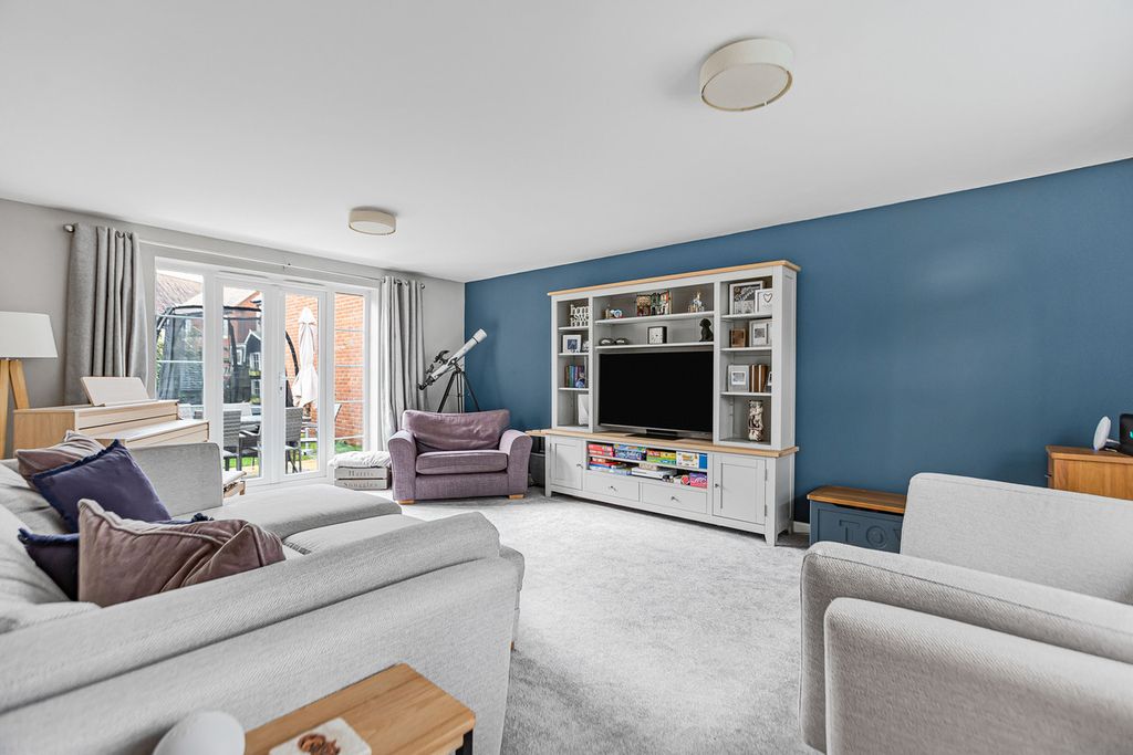 Property photo 3 of 46