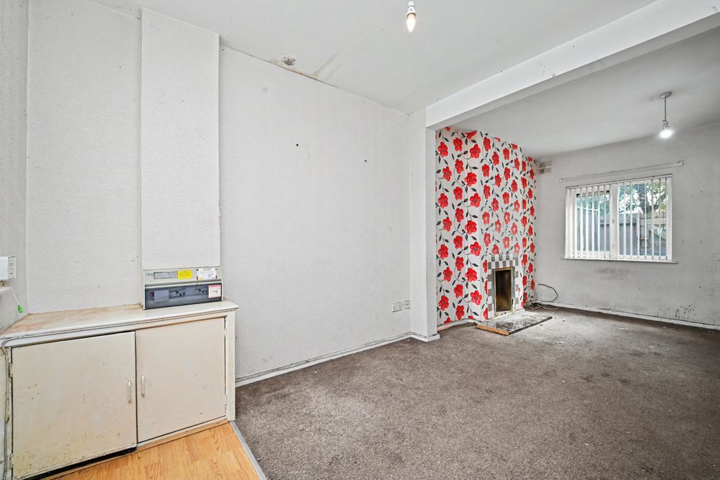 Property photo 3 of 14 145 Coltham Road, Willenhall, West Midlands, Wv12 5Pz