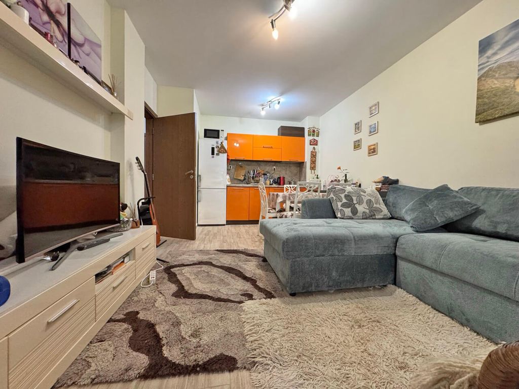 Property photo 3 of 12