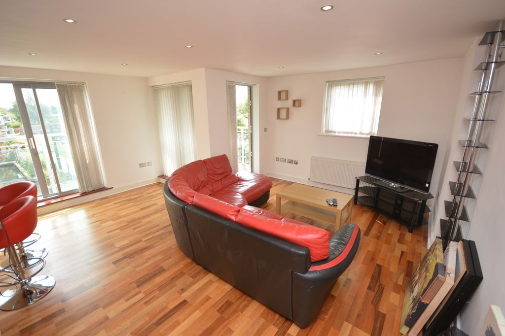 Property photo 3 of 7 Lounge