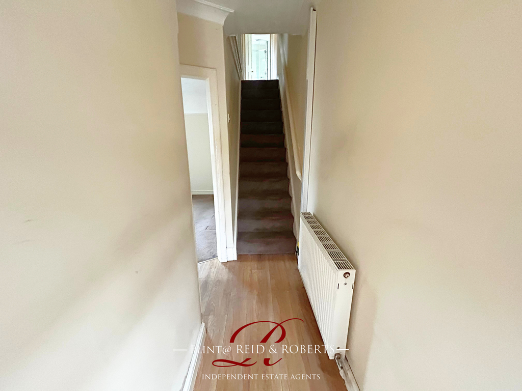 Property photo 2 of 14 Hallway