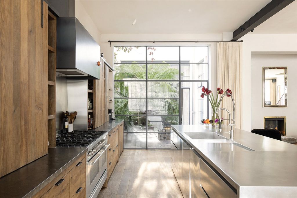 Property photo 2 of 28 Picture No. 94