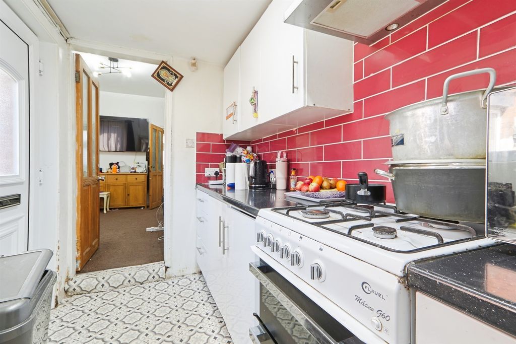 Property photo 3 of 17