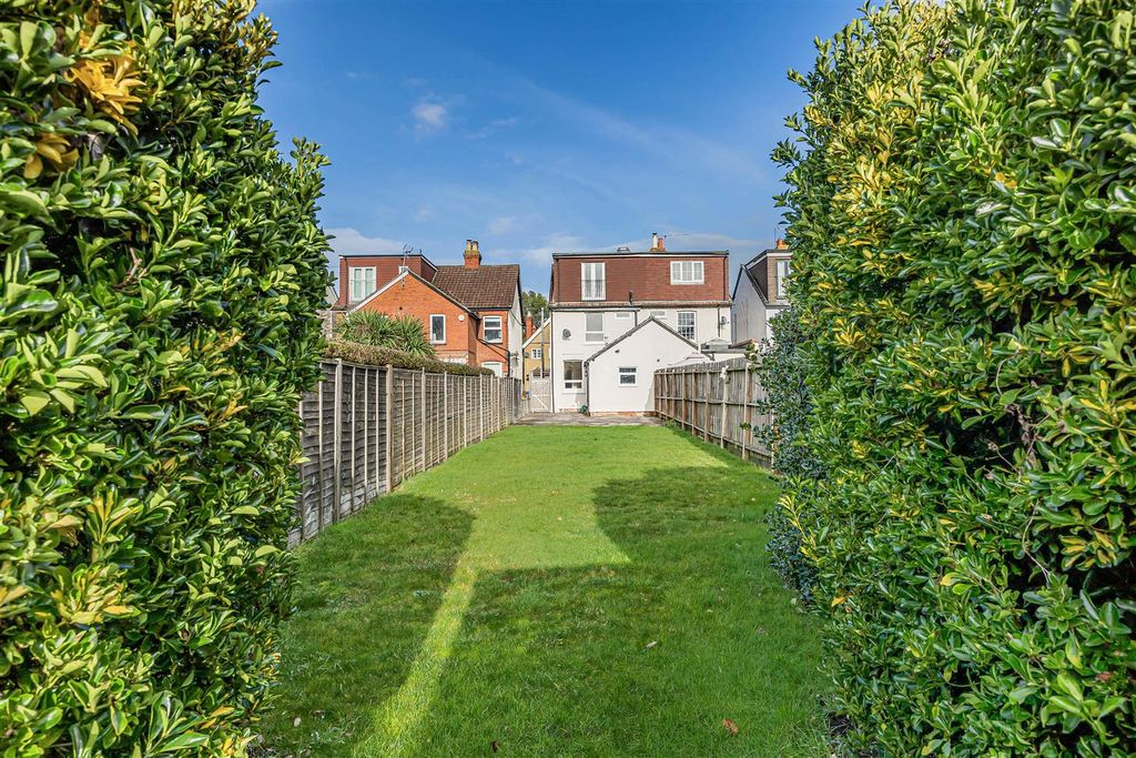 Property photo 2 of 14 Garden