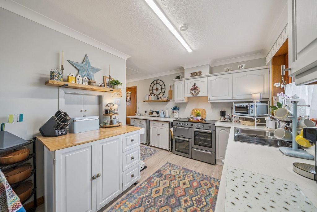 Property photo 3 of 30