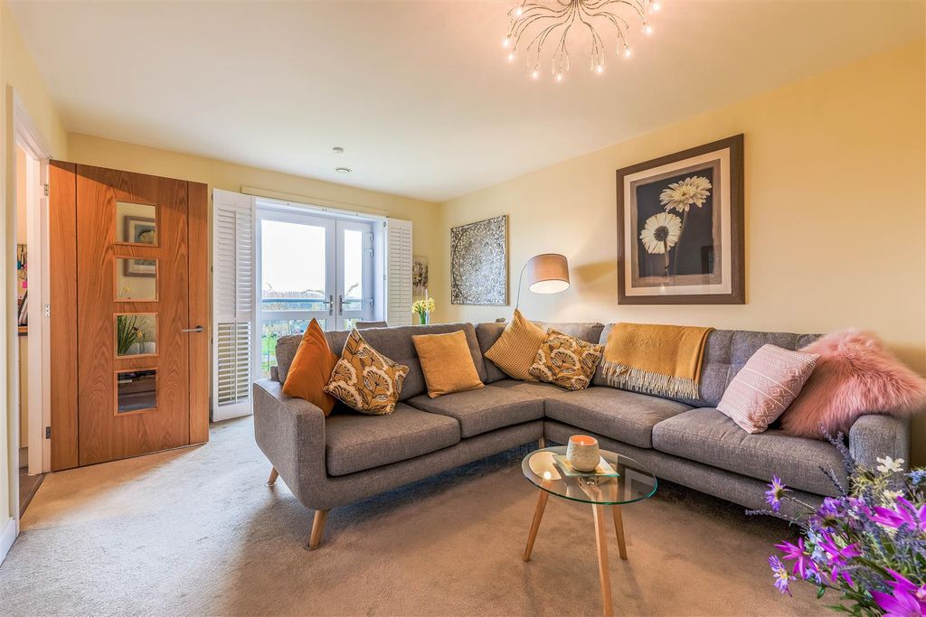 Property photo 3 of 10 25460718-c5F2-4175-A7B1-7c1c1E272F6c.Jpg