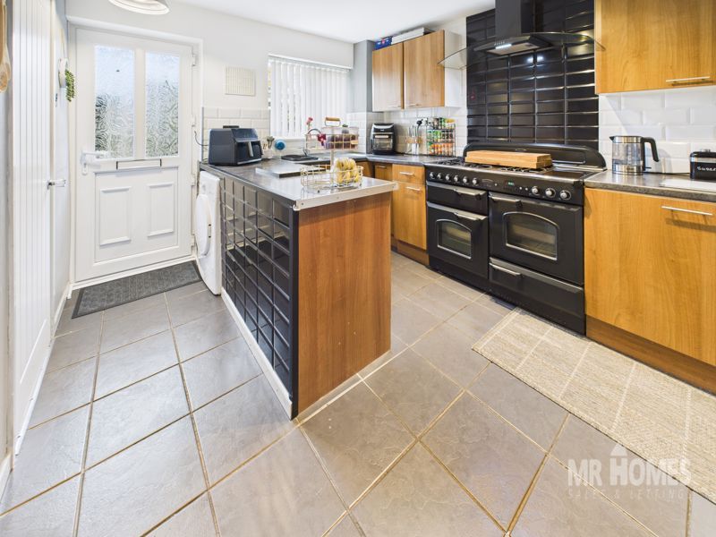 Property photo 2 of 40 Photo 29