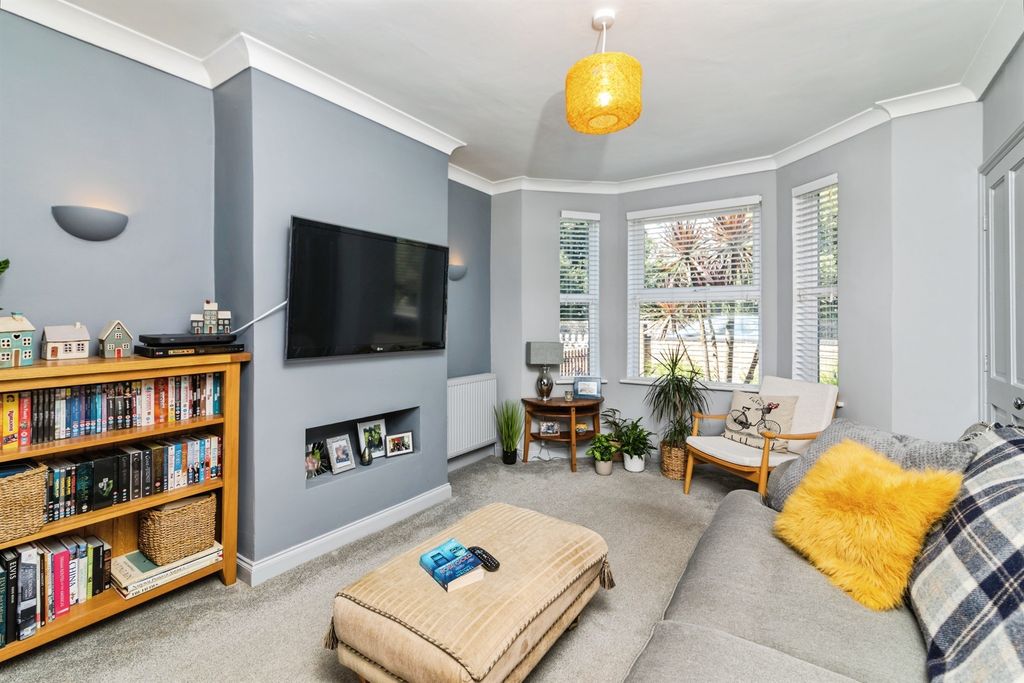 Property photo 3 of 17