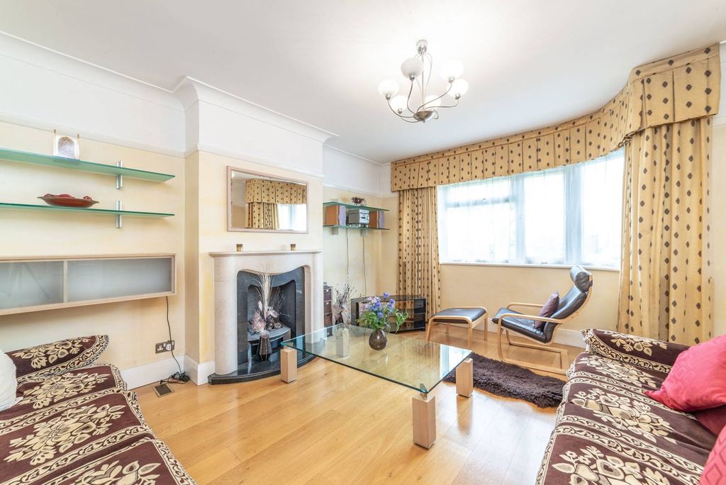 Property photo 1 of 9