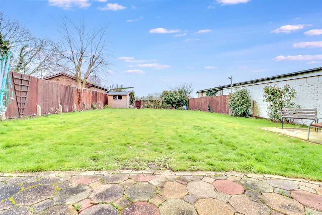 Property photo 2 of 20 36 Swan Lane_-30B.Jpg