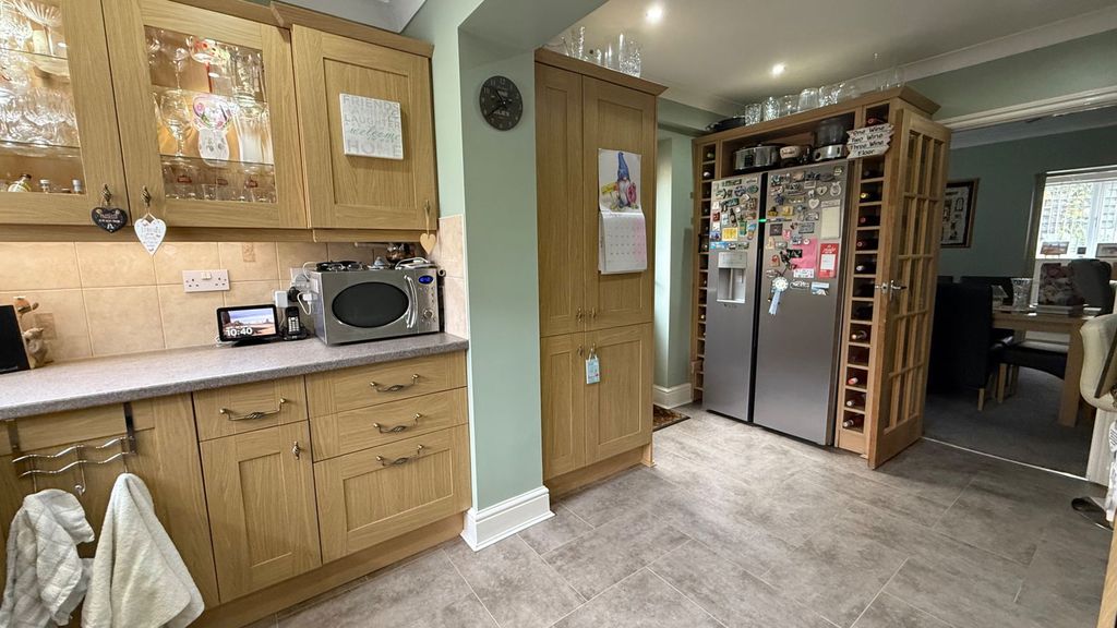 Property photo 3 of 16