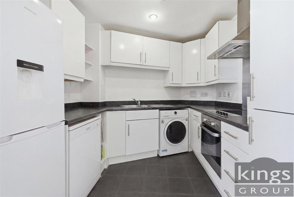 Property photo 3 of 21 Kitchen