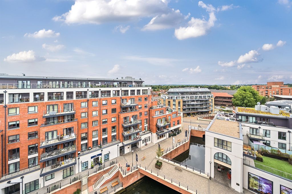 Additional image 13 of 2 bed penthouse for saleThe Colonnade, Maidenhead SL6