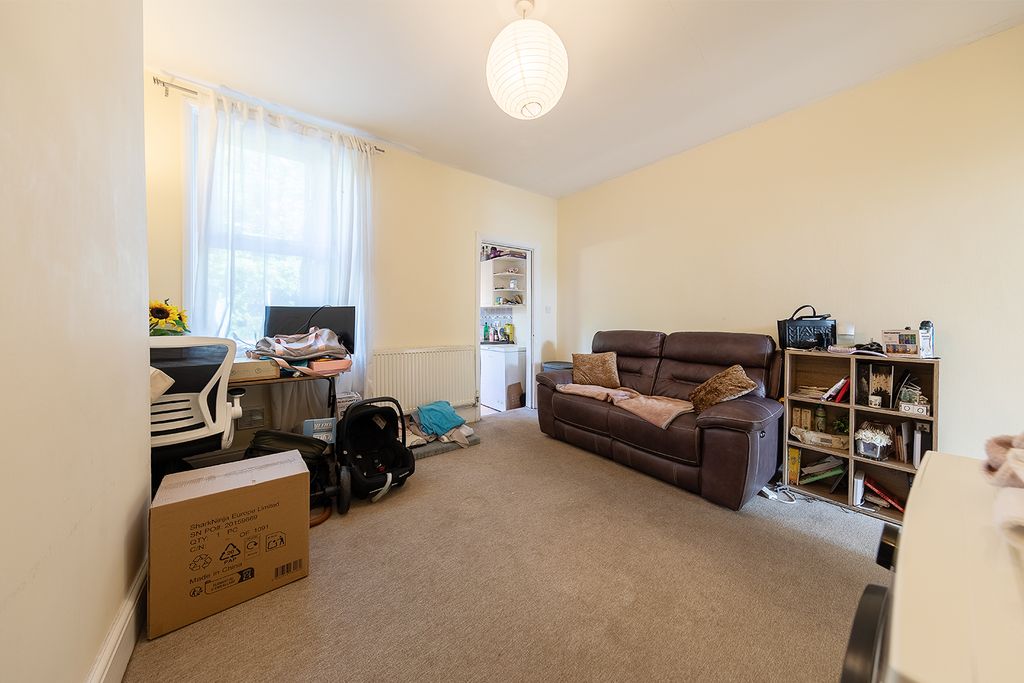 Property photo 2 of 30