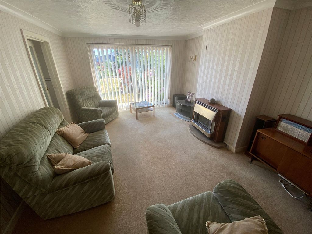Property photo 2 of 25 Picture No. 15