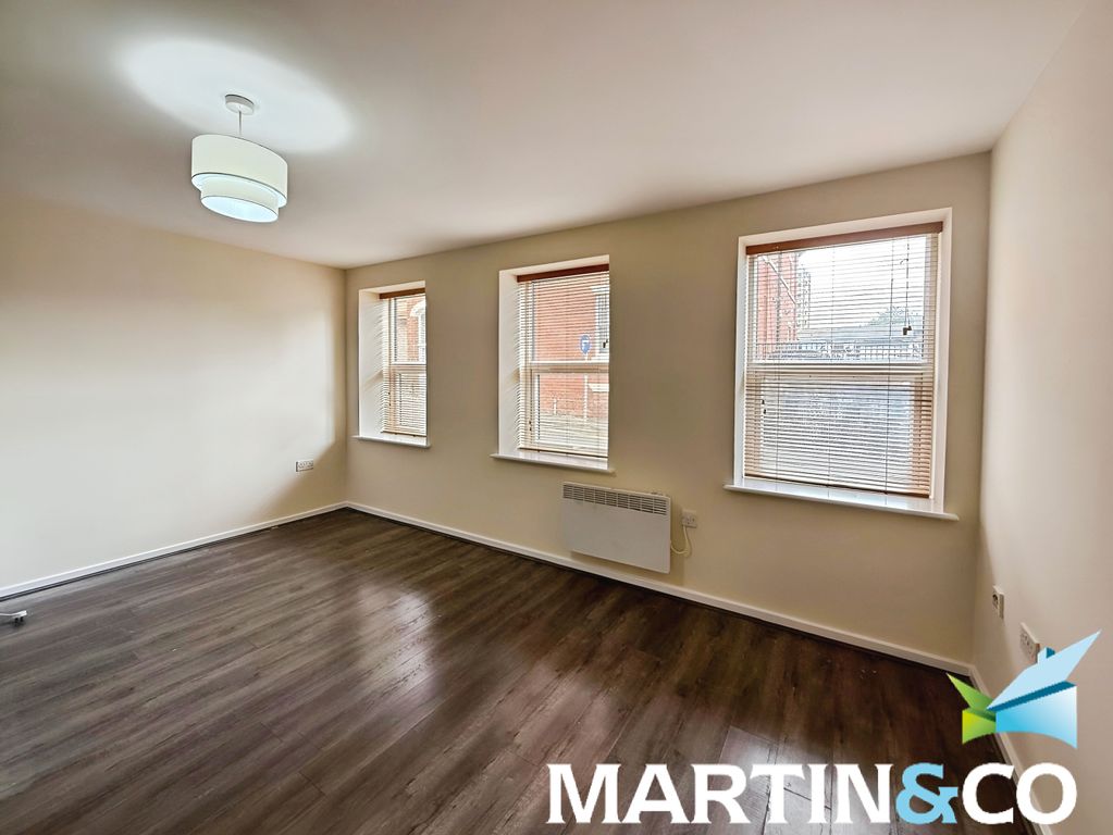 Property photo 3 of 12 698Fd66d-Img-20250804-Wa0003