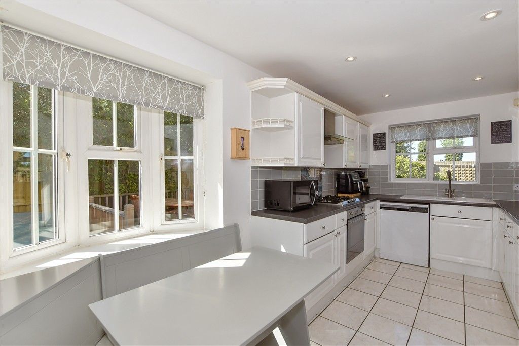 Property photo 3 of 15 Kitchen/ Breakfast Room