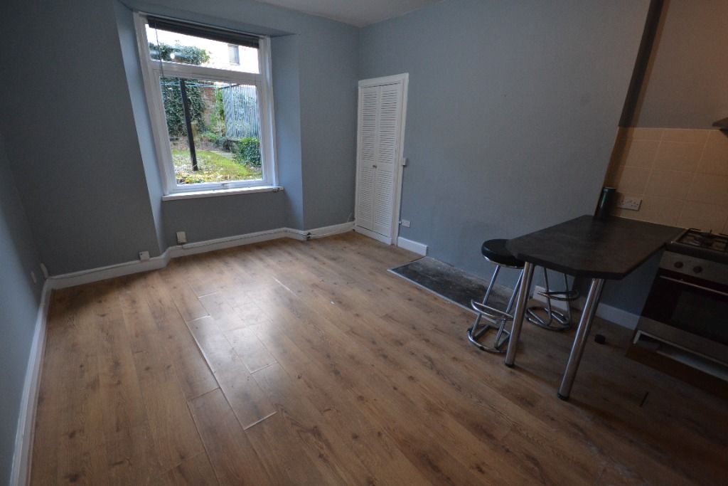 Property photo 3 of 8 Photo 3