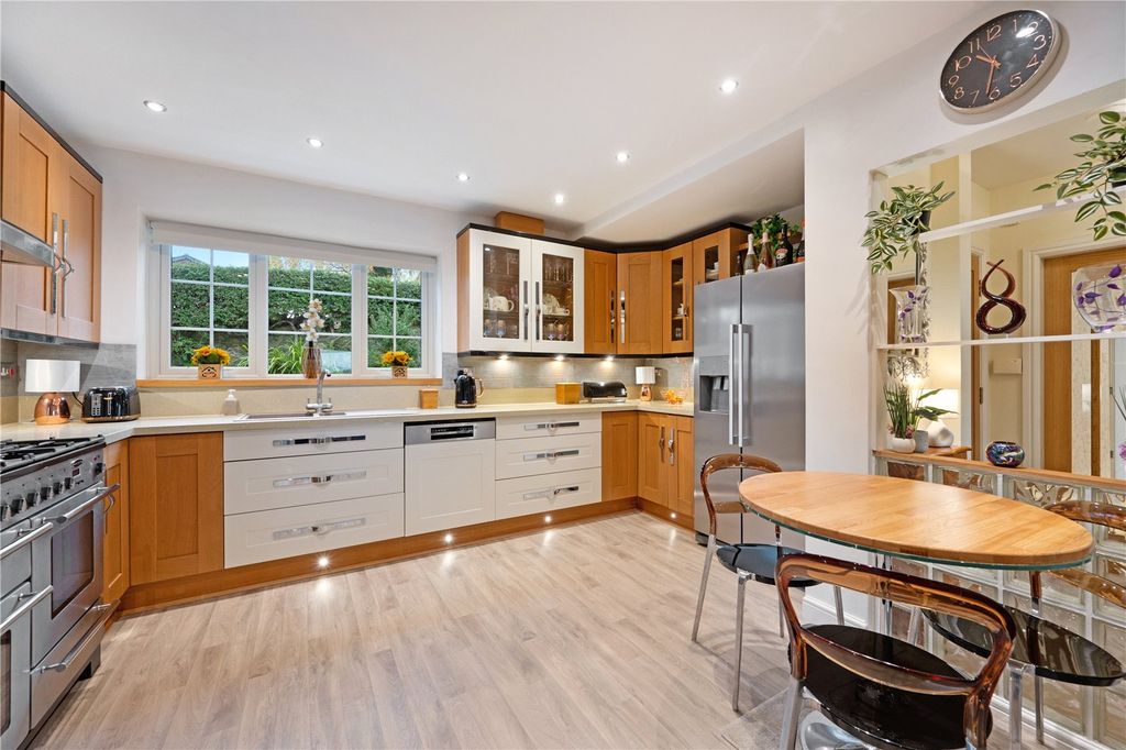 Property photo 3 of 45 Picture No. 18