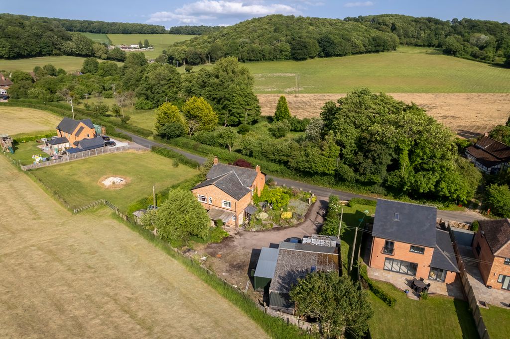 Property photo 2 of 27 Picture No. 19