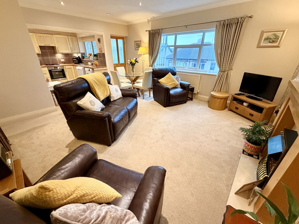 Property photo 3 of 25