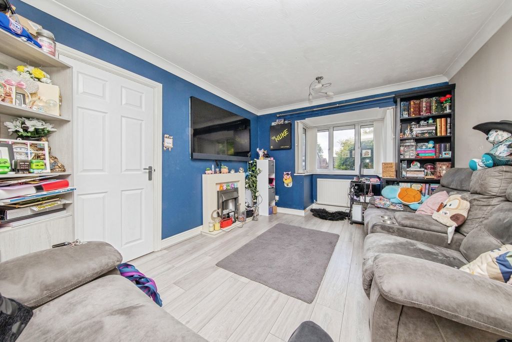Property photo 2 of 17 Photo