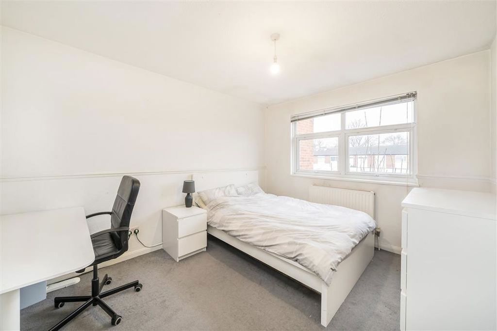 Property photo 3 of 4