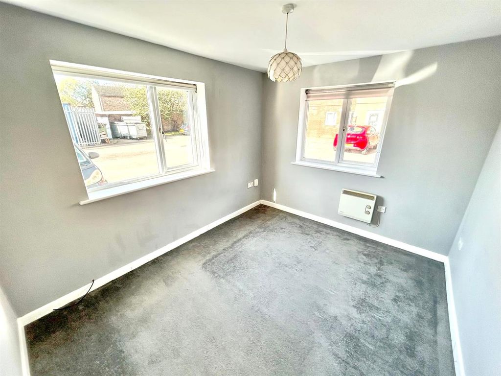 Property photo 2 of 11 A18313Fc-d374-4994-8ba1-7412d55819Ef.Jpg