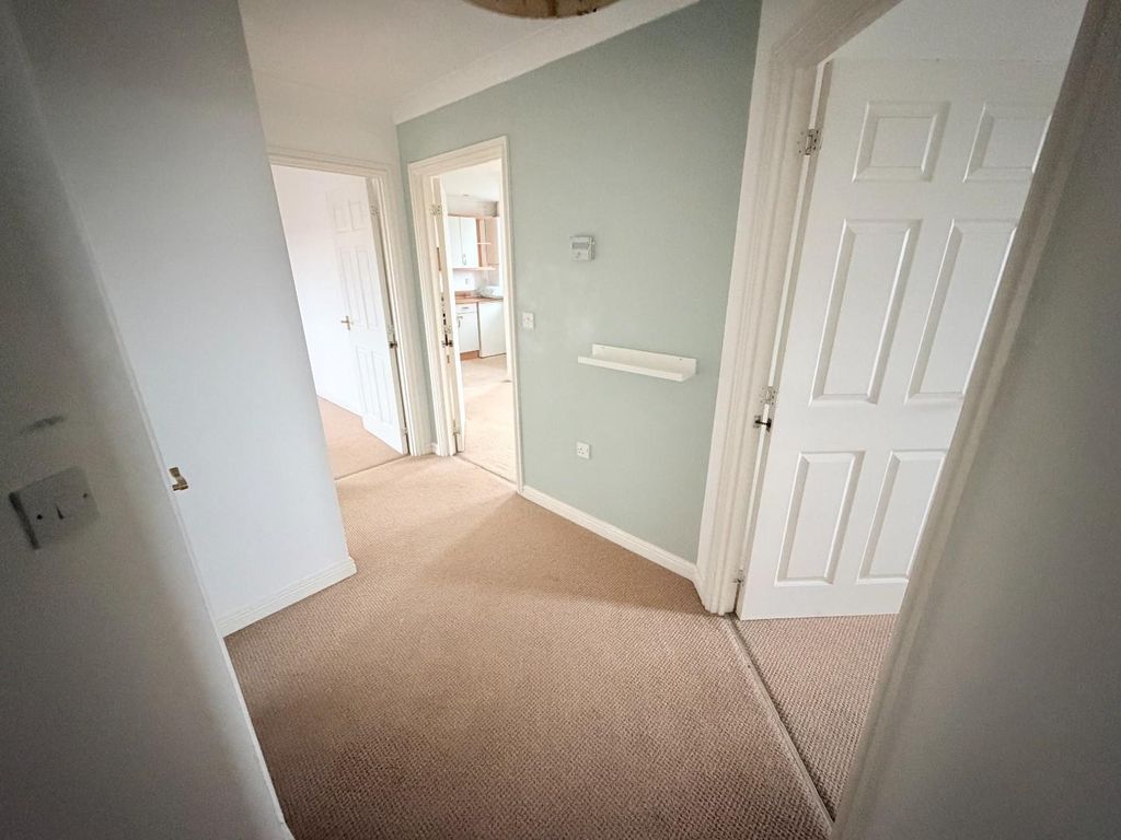 Property photo 2 of 13 Hall