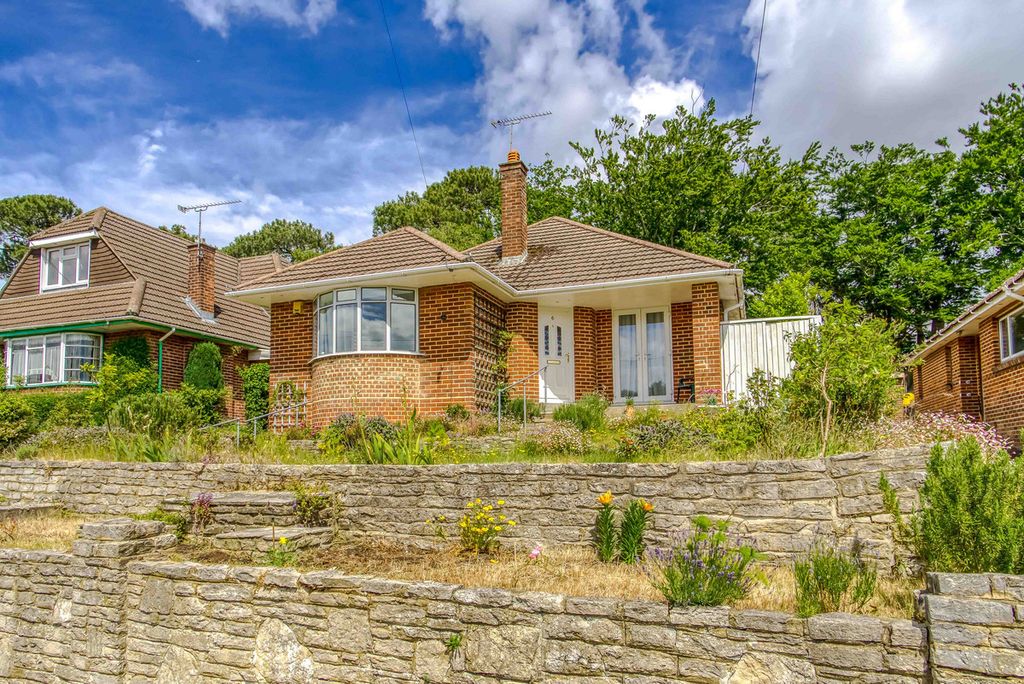 Property photo 1 of 18