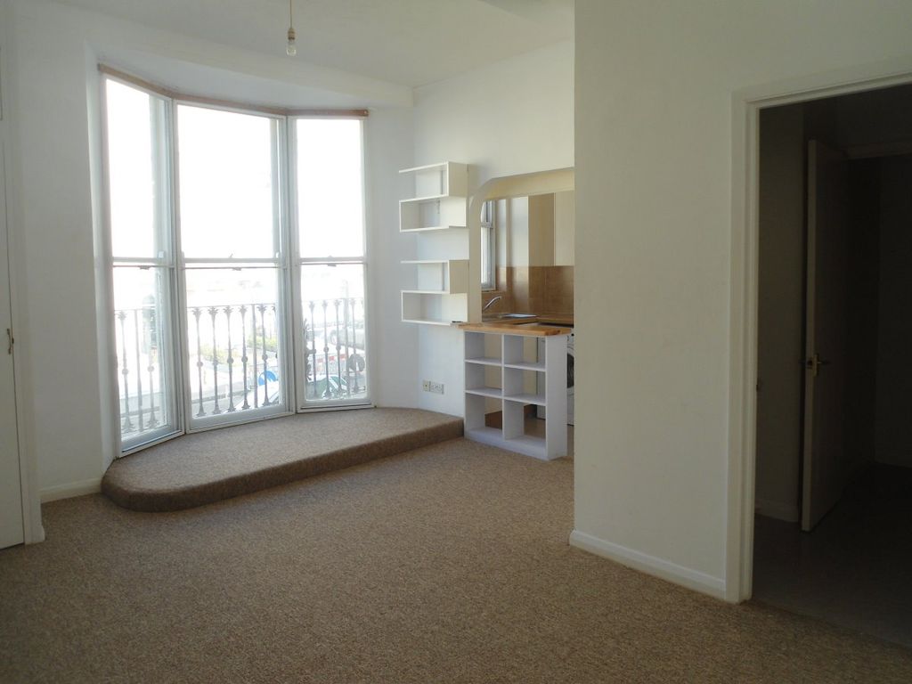 Property photo 3 of 9 Gallery