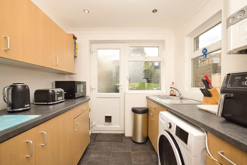 Property photo 3 of 9 Picture 3