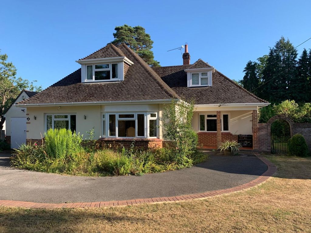 Property photo 2 of 20