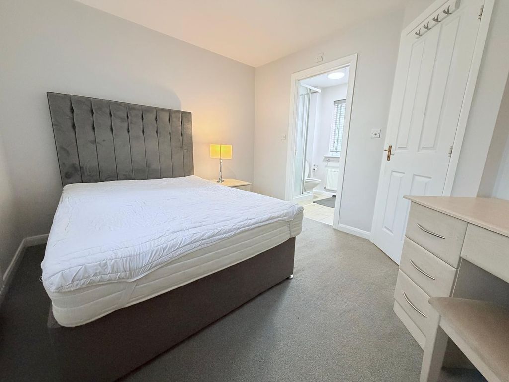 Property photo 1 of 3
